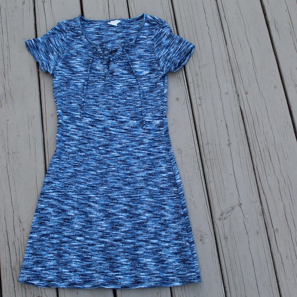 AEROPOSTALE Blue Stretchy A line with v neck tie M